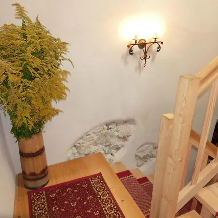 Apartment Partel Loudge *